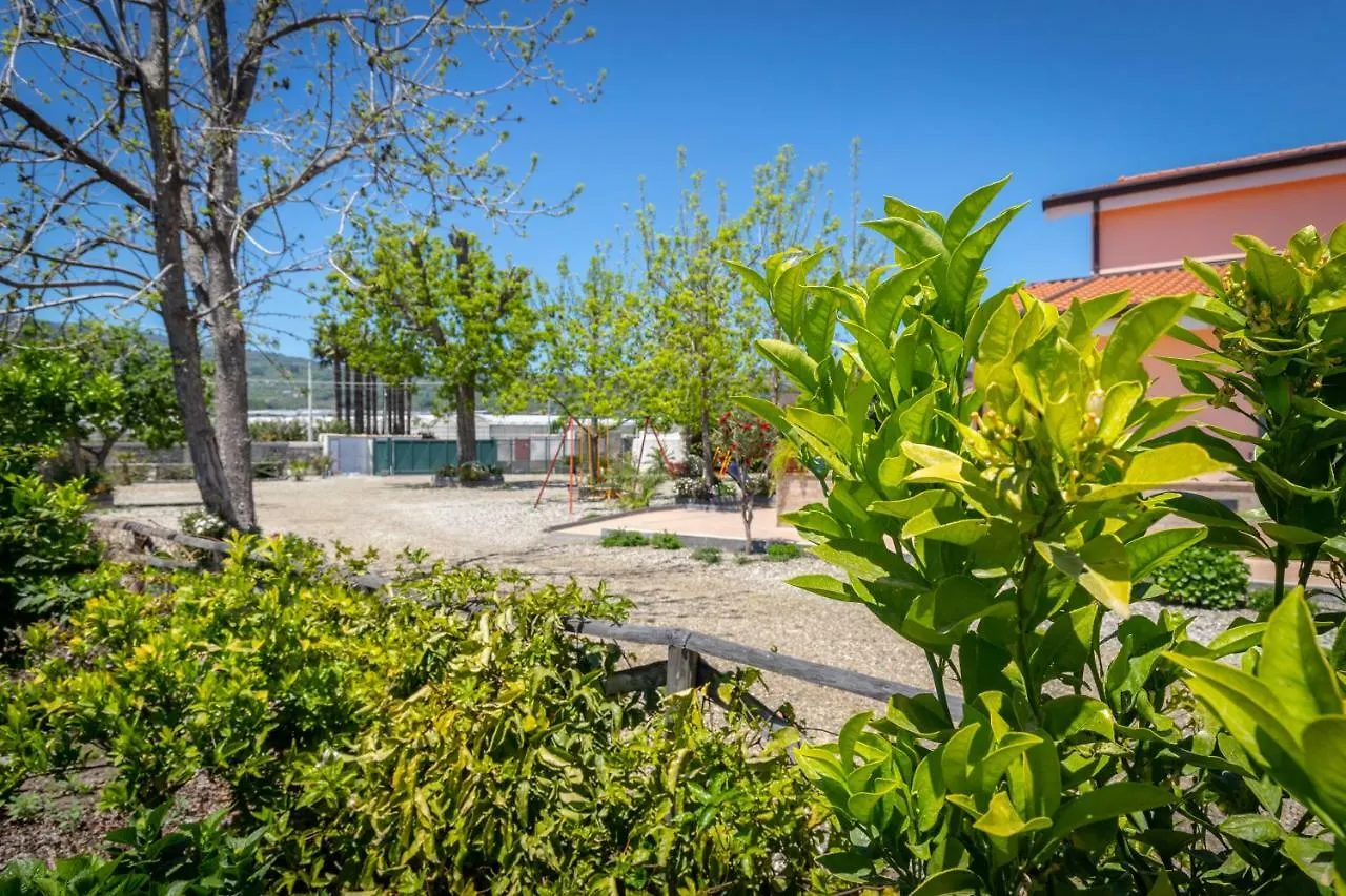 Farm stay Il Giardino Country Holiday With Pool
