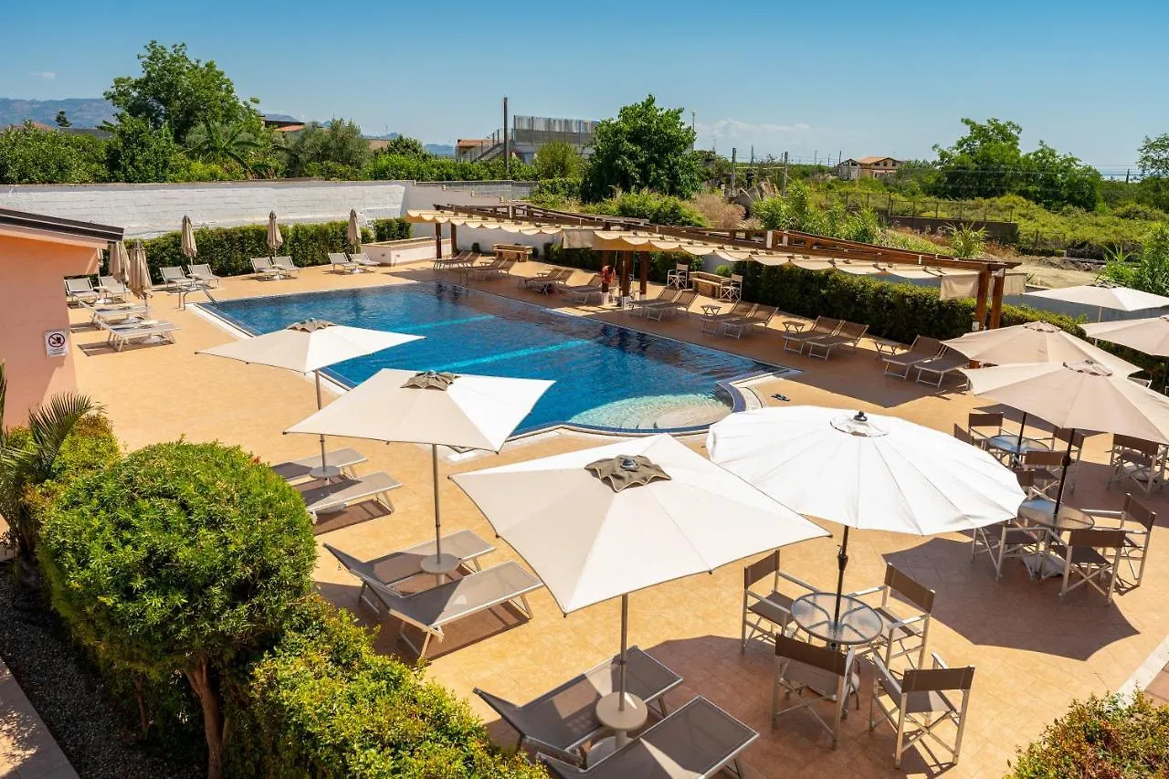 טאורמינה Il Giardino Country Holiday With Pool 0*,  איטליה