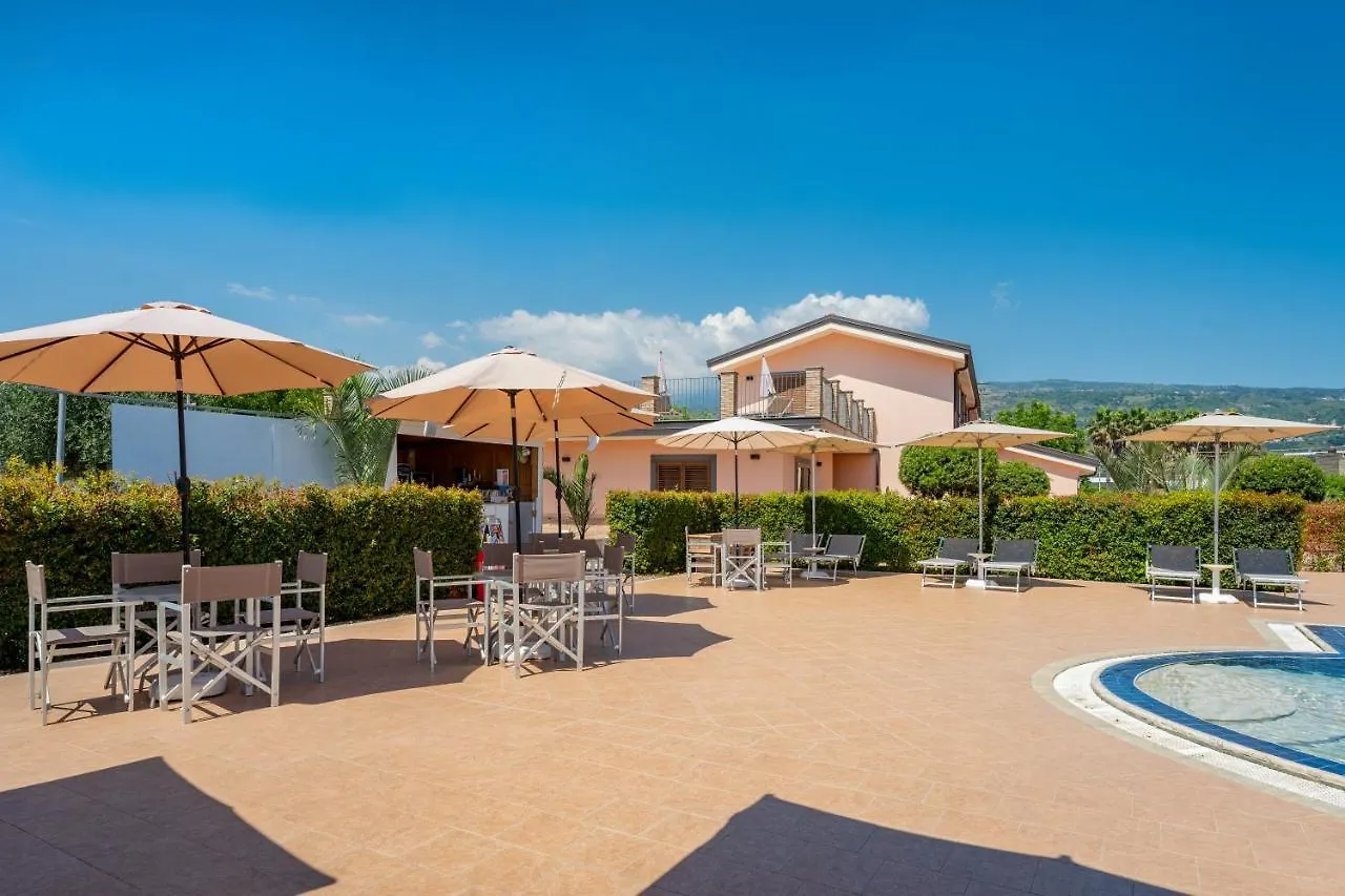 טאורמינה Il Giardino Country Holiday With Pool
