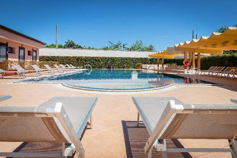 טאורמינה Il Giardino Country Holiday With Pool 0*,  איטליה