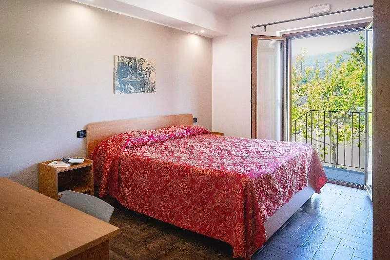 טאורמינה Il Giardino Country Holiday With Pool בית חווה